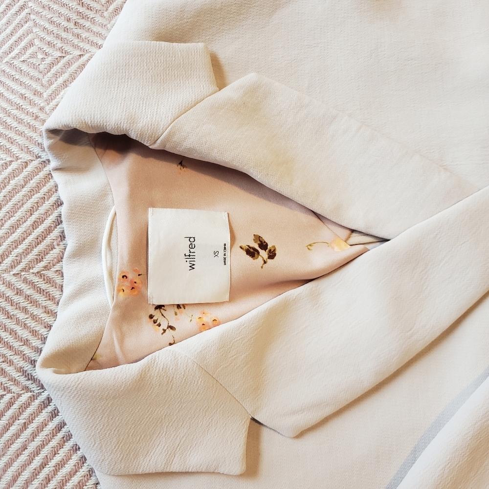 Aritzia - Wilfred Cherrelle Blazer - Picture 5 of 10